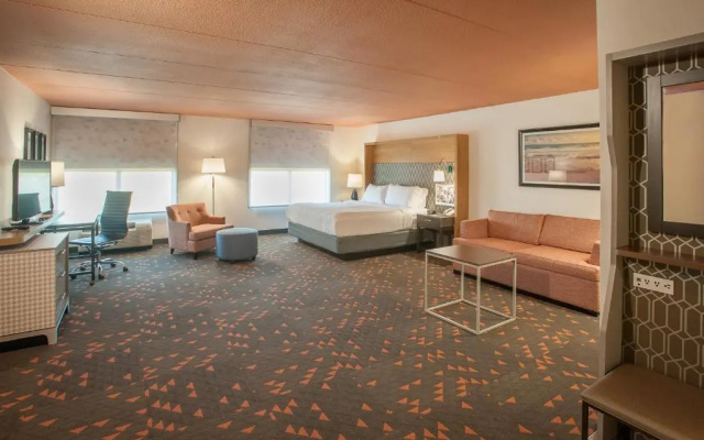 Holiday Inn Pensacola - University Area by IHG