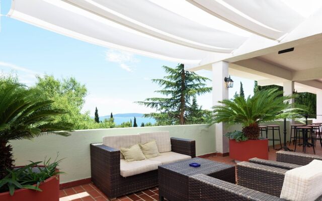 Apartment With Wifi, at 4 km. From City of Trogir