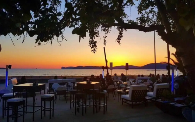 Alghero, Pleiadi apartment for 5 people with sea view