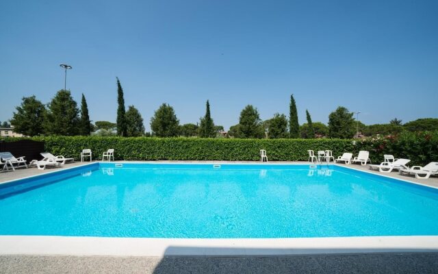 Bright Apartments Sirmione -Sorgente Pool 1