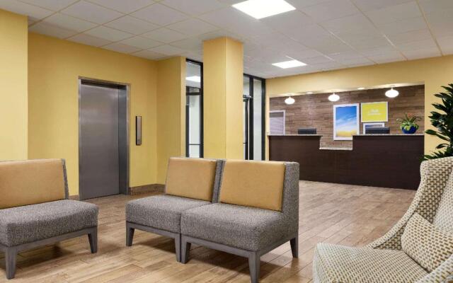 Days Inn - Rivergate