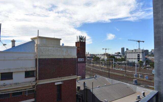 Stylish 1 Bedroom Apartment By Melbourne Park in Richmond