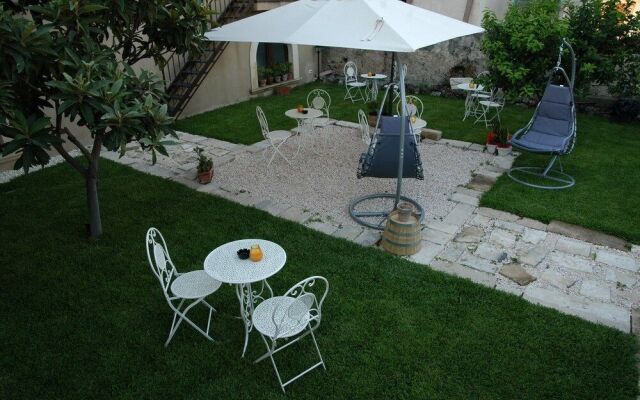 Castello D'Alcontres B&B