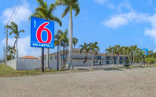 Motel 6 Venice, FL