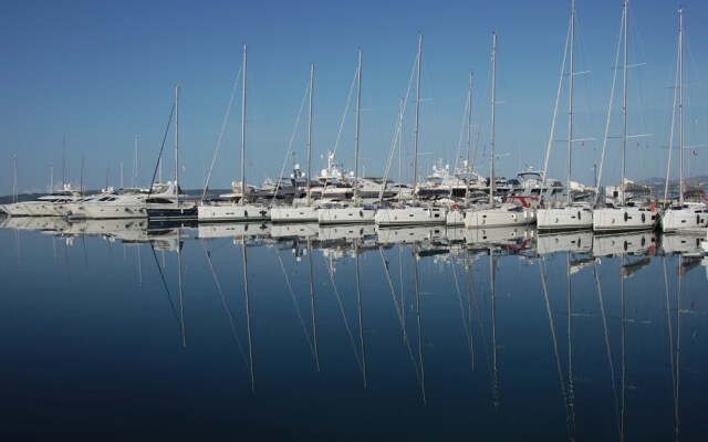 Sunflower-beautiful Modern Apt. w. Terrace&garden