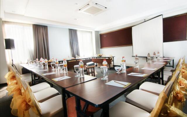 Atrium Premiere Hotel