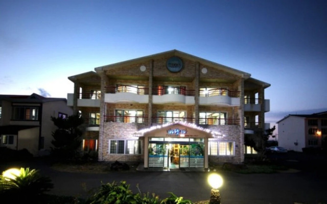 Seogwipo Hyeongjebawibada Pension
