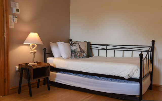 Crossways Inn