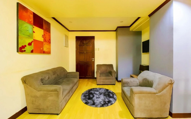 OYO 794 Regatta Residences
