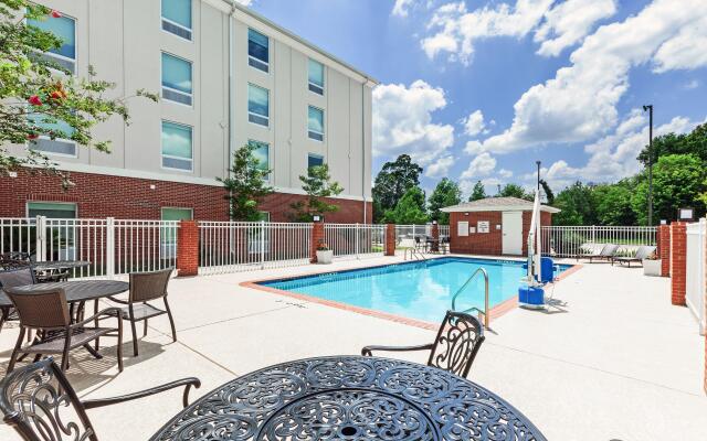 Holiday Inn Express & Suites Baton Rouge East by IHG