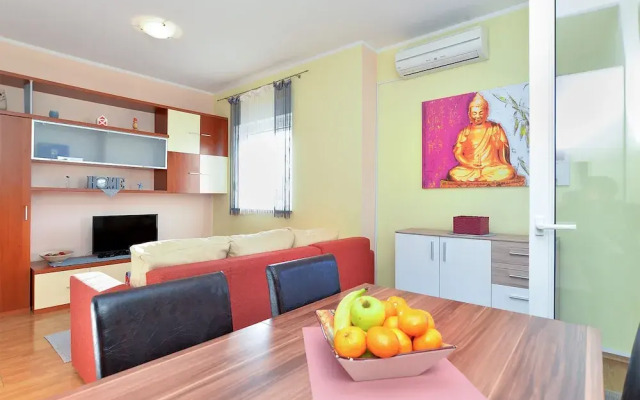 Apartment 1982