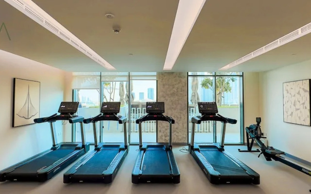 Aya - Beachfront Apartment With all Amenities and Pool
