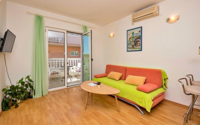 Nice Home in Makarska With Wifi and 2 Bedrooms