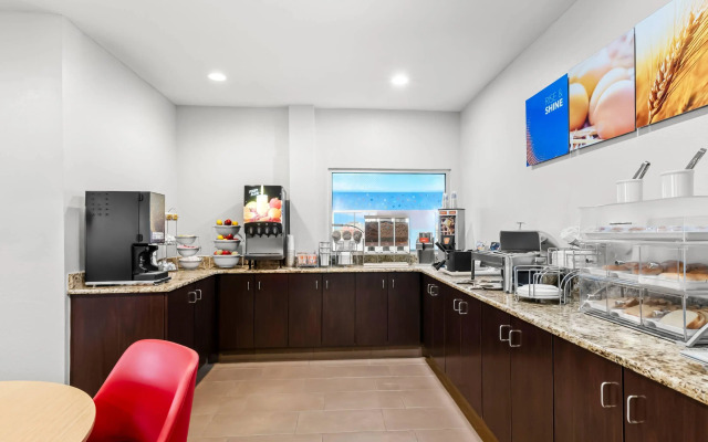 Comfort Inn & Suites Bellevue - Omaha Offutt AFB