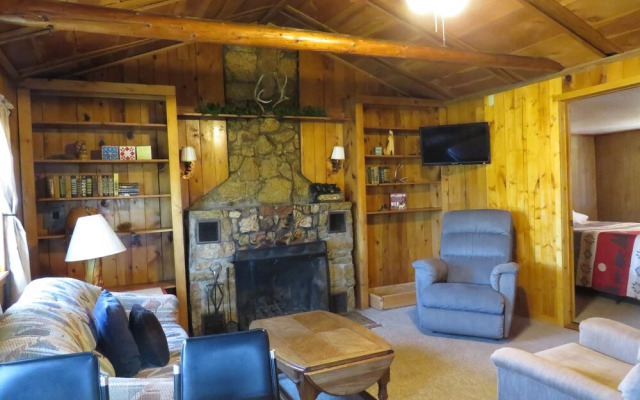 Eagle Nest Cabins & Marina