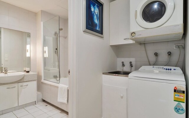 QV Quiet & sunny 2 Bedroom Apartment - 625