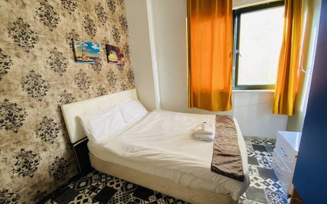 Zeus Convenient Suit İstanbul