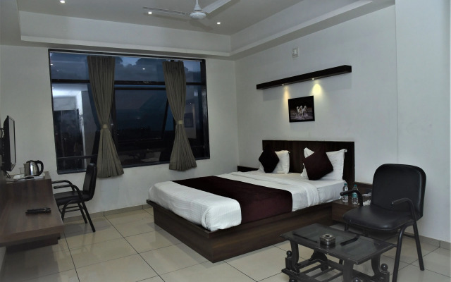 OYO 16604 Hotel Sparsh Inn