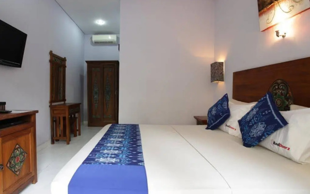 RedDoorz @ Pantai Cemara Sanur