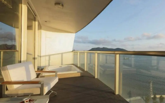 Reclusive Life Phoenix Island