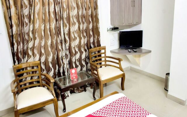 OYO 10678 Hotel Nandanvan