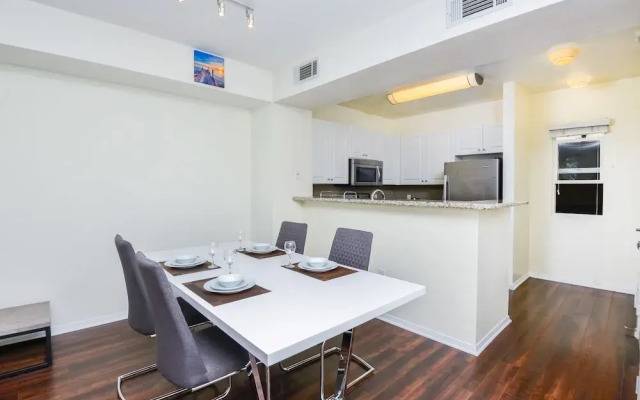 Pelicanstay in Downtown San Diego