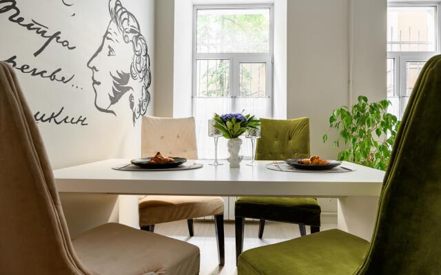 Апартаменты на набережной реки Мойки