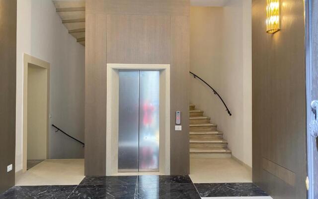 Manin Grand House