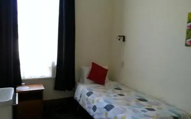 Gladstone Grand Hotel