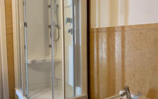 RL - Boutique Suites & Apartments