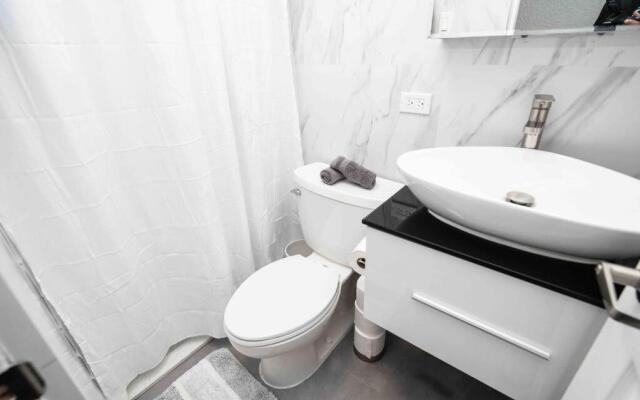 Blissful 3BR Art District Apt with PK & Fast WiFi
