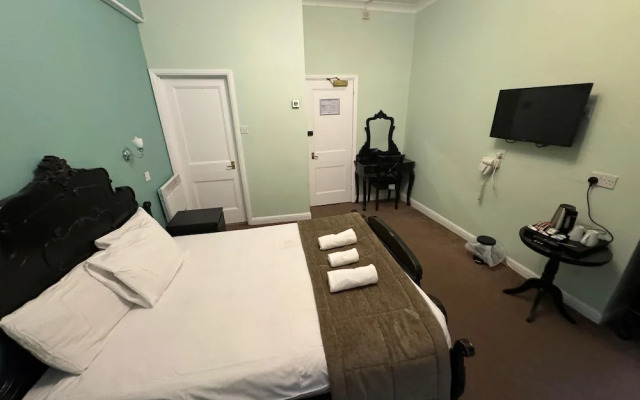The George Hotel