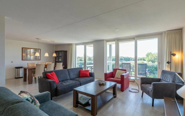 Cosy Apartment With Balcony