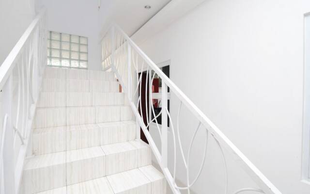 Airy Bandara Ahmad Yani WR Supratman 388 Semarang