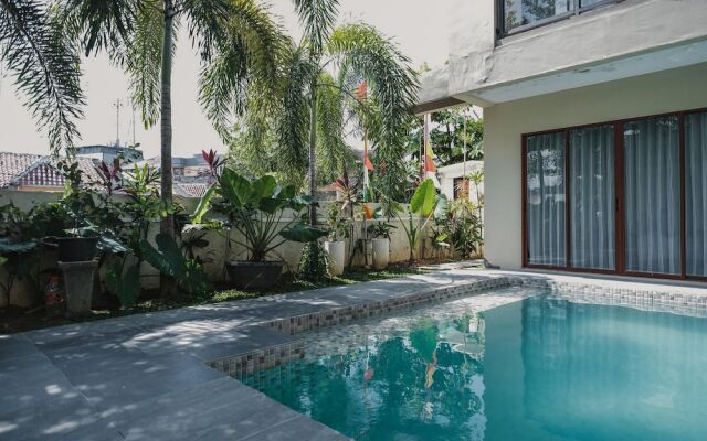 RedDoorz Premium @ Permata Baloi Green