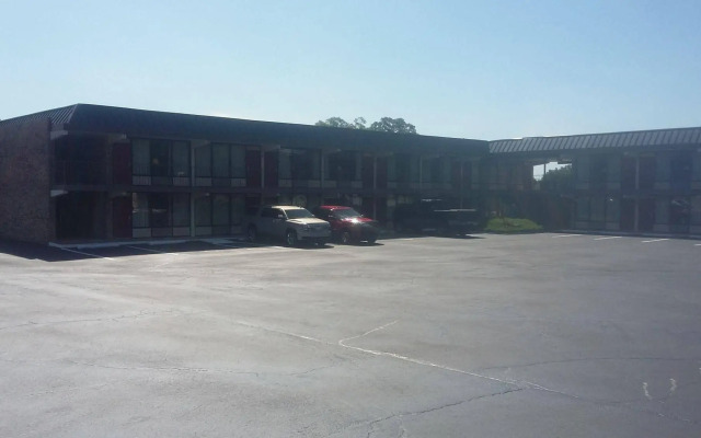 Paris Inn and Suites