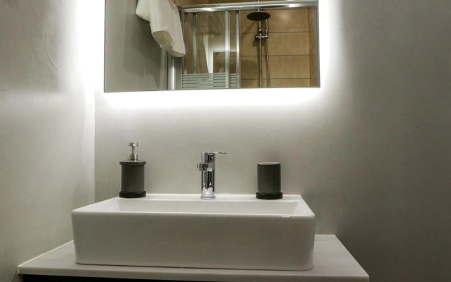 V36 Suites