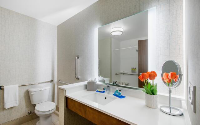 Holiday Inn Express & Suites Ruskin by IHG