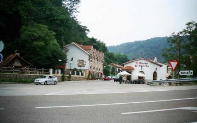 Hotel De Borleña