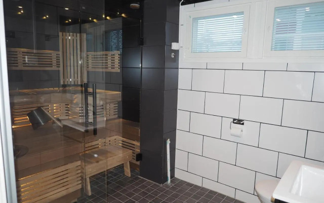 Apartment Oulu station suite