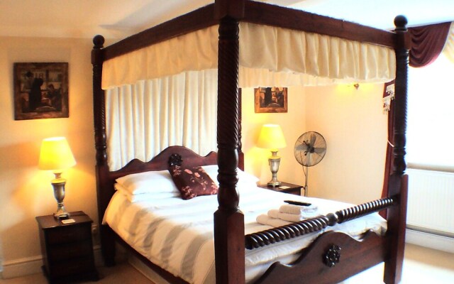 Featherstone Farm Hotel
