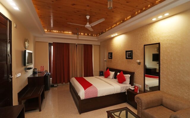 OYO 26915 Hotel North East Residency