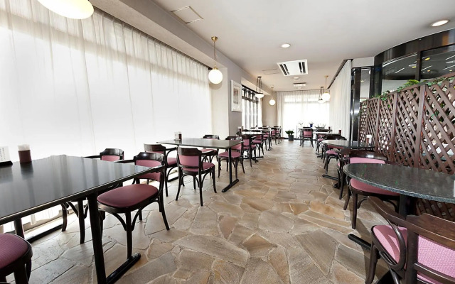 Kumegawa Wing Hotel