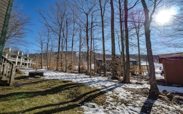 Northwoods A4 - Huckleberry Hideaway