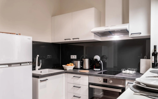 Urban Nest - Suites & Apartments