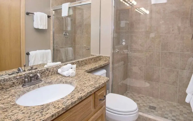 Townsend Place A205 2 Bedroom Condo by Redawning