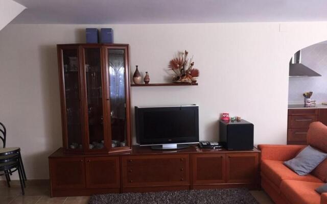 CALIFORNIA HOUSE IN CANYELLES by hlclub HUTB-15940