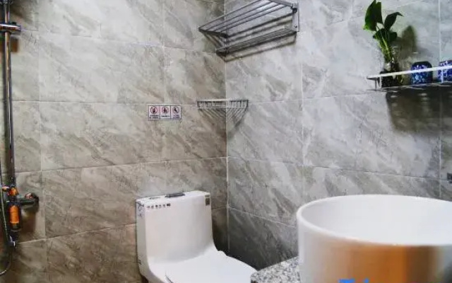 Yilv Yangguang Hotel