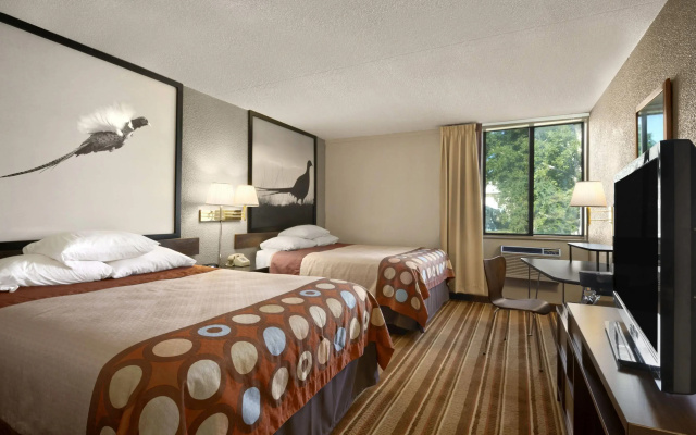 Super 8 by Wyndham Redfield