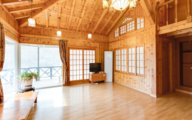 Yangsan Solmaru Pension